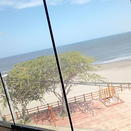Hospedaje Restaurante El Hombre Puerto Chicama Exterior foto