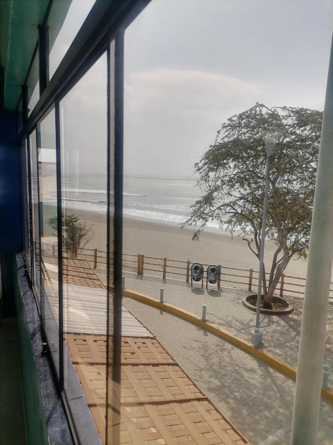 Hospedaje Restaurante El Hombre Puerto Chicama Exterior foto