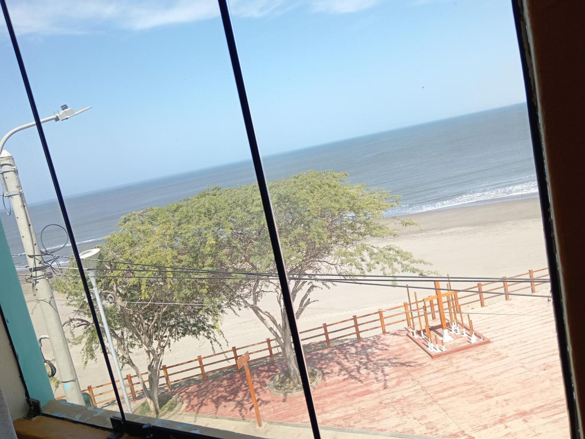 Hospedaje Restaurante El Hombre Puerto Chicama Exterior foto
